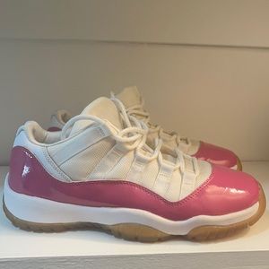 AIR JORDAN XI 11 RETRO YOUTH GS LOW WHITE HOT PINK